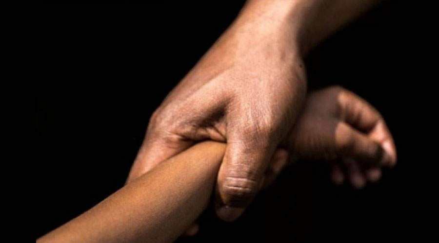 Avô é acusado de tentativa de estupro contra neta em Ibirataia; vítima diz ter vídeo e áudio