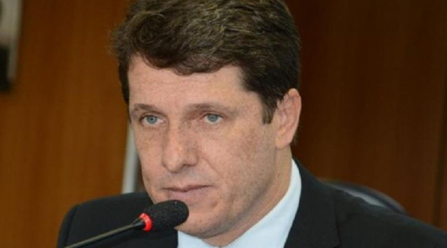 O dilema de Zé Cocá: com recuo de Zé Ronaldo, escândalo do Banco Master e perda de dois vereadores, vice de ACM Neto ou candidatura própria à Câmara Federal?