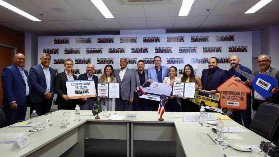 Jerônimo Rodrigues recebe prefeito de Manoel Vitorino e autoriza R$ 1,7 milhão em obras de saúde e educação.