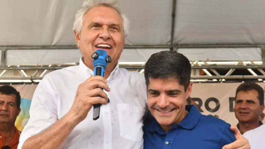 ACM Neto reafirma apoio a Ronaldo Caiado e larga mão de Flávio Bolsonaro.