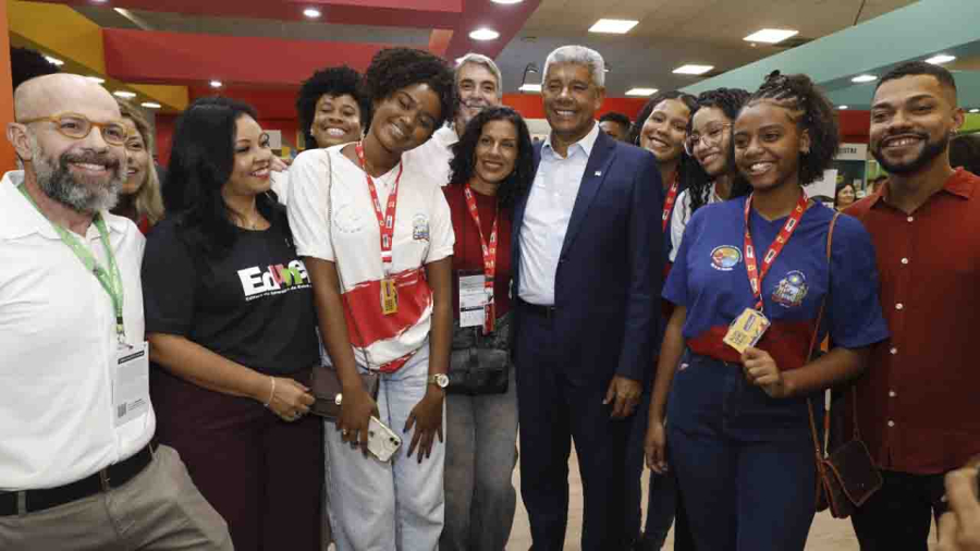 Governo da Bahia promove diversidade literária na Bienal do Livro 2026; evento segue até 21 de abril