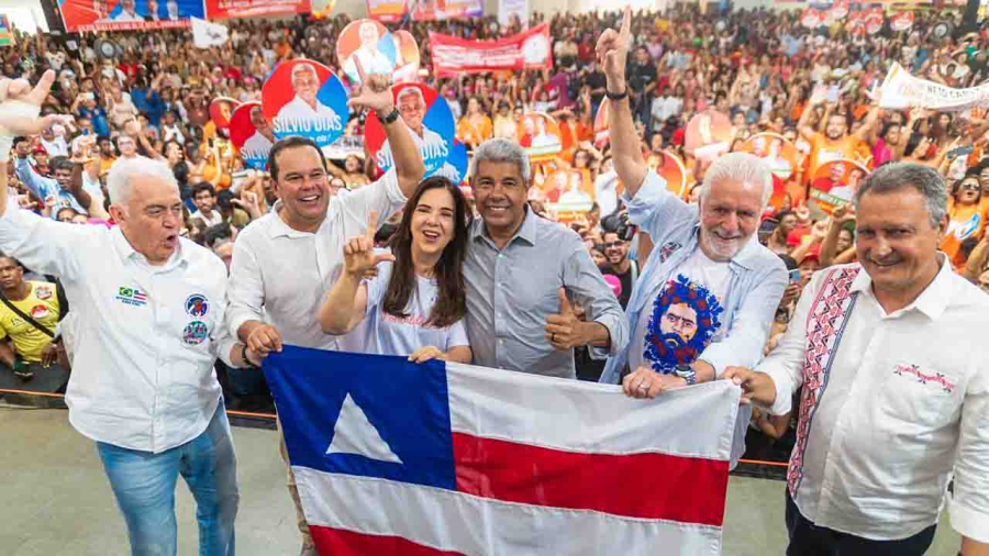 Jerônimo leva multidão ao Cajueiro em Feira de Santana e reúne mais de 20 prefeitos no PGP