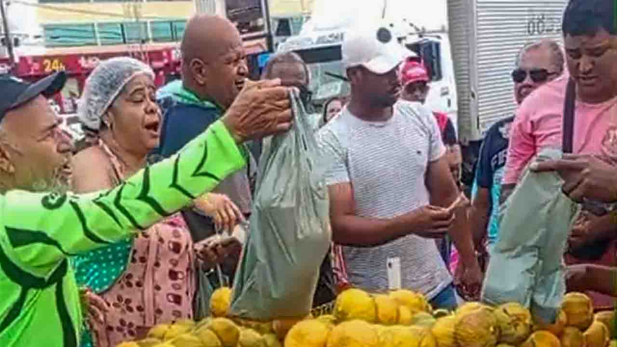 Vendedor de tangerinas entre o sustento e a fiscalização: “rapa indignante”, populares compram toda mercadoria; gestão de Flavinho sai desgastada em Jequié