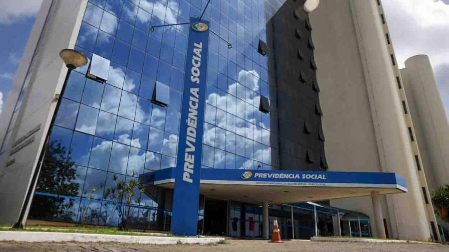 Fila do INSS cai 60% em 2026 e governo prevê zerar atrasos até setembro
