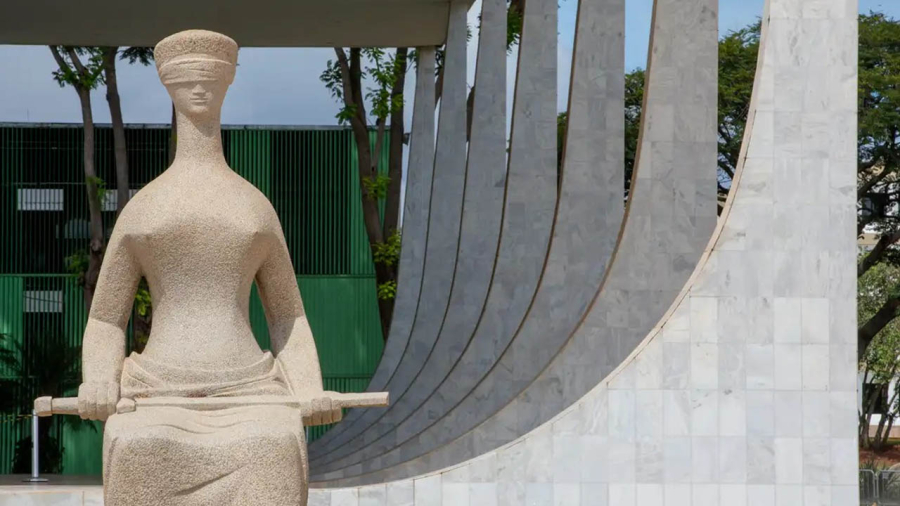 STF mantém fim da aposentadoria compulsória para juízes condenados