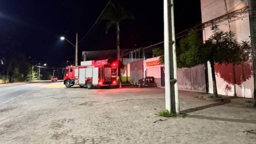 Moradores relatam forte cheiro de amônia próximo à Doce Mel; empresa nega vazamento